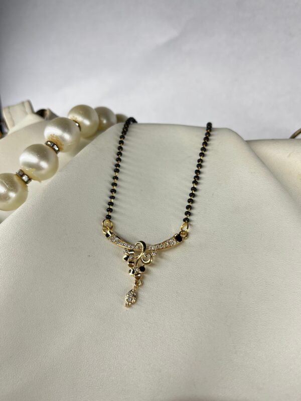 MANGALSUTRA    Classic black-beaded mangalsutra chain