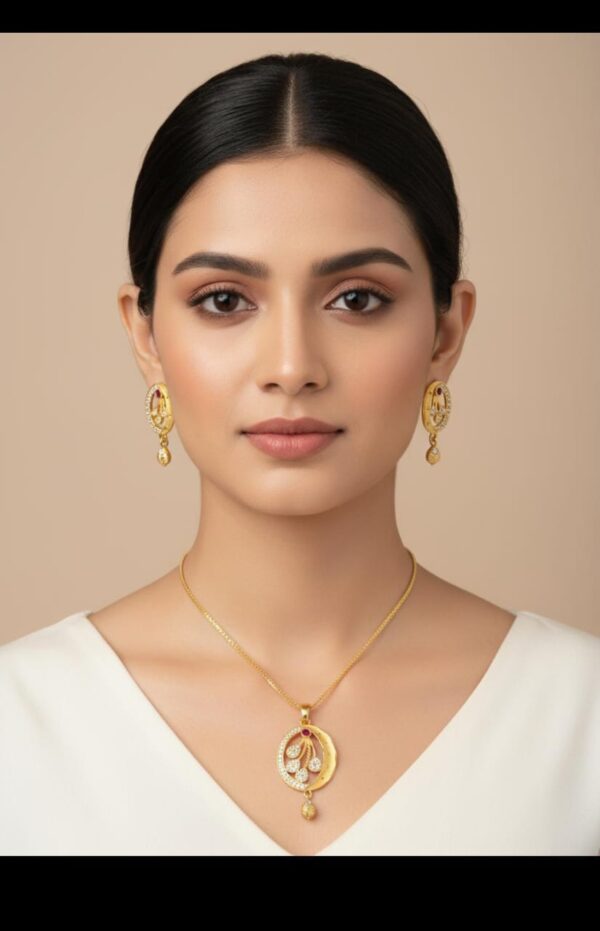 ✨ Elegant Gold Plated Pendant Necklace & Earrings Set ✨