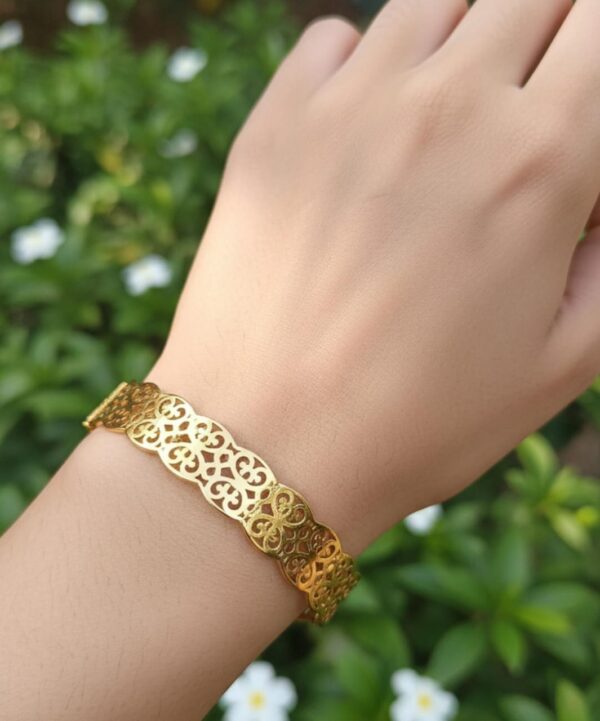 bangles Gold plated finish